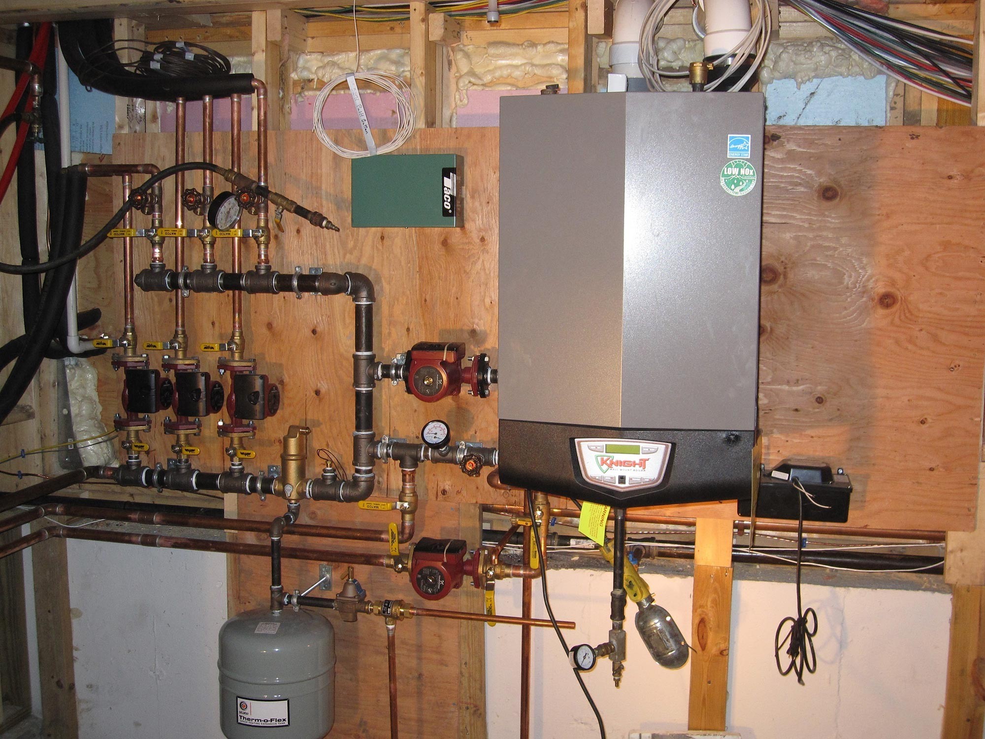 Wall Mounted High Eff FHW Gas Boiler with Indirect HW Tank
