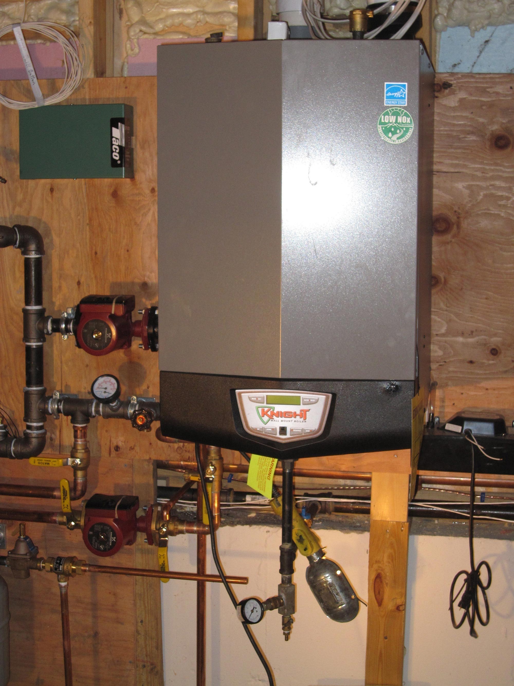 Wall Mounted High Eff FHW Gas Boiler with Indirect HW Tank