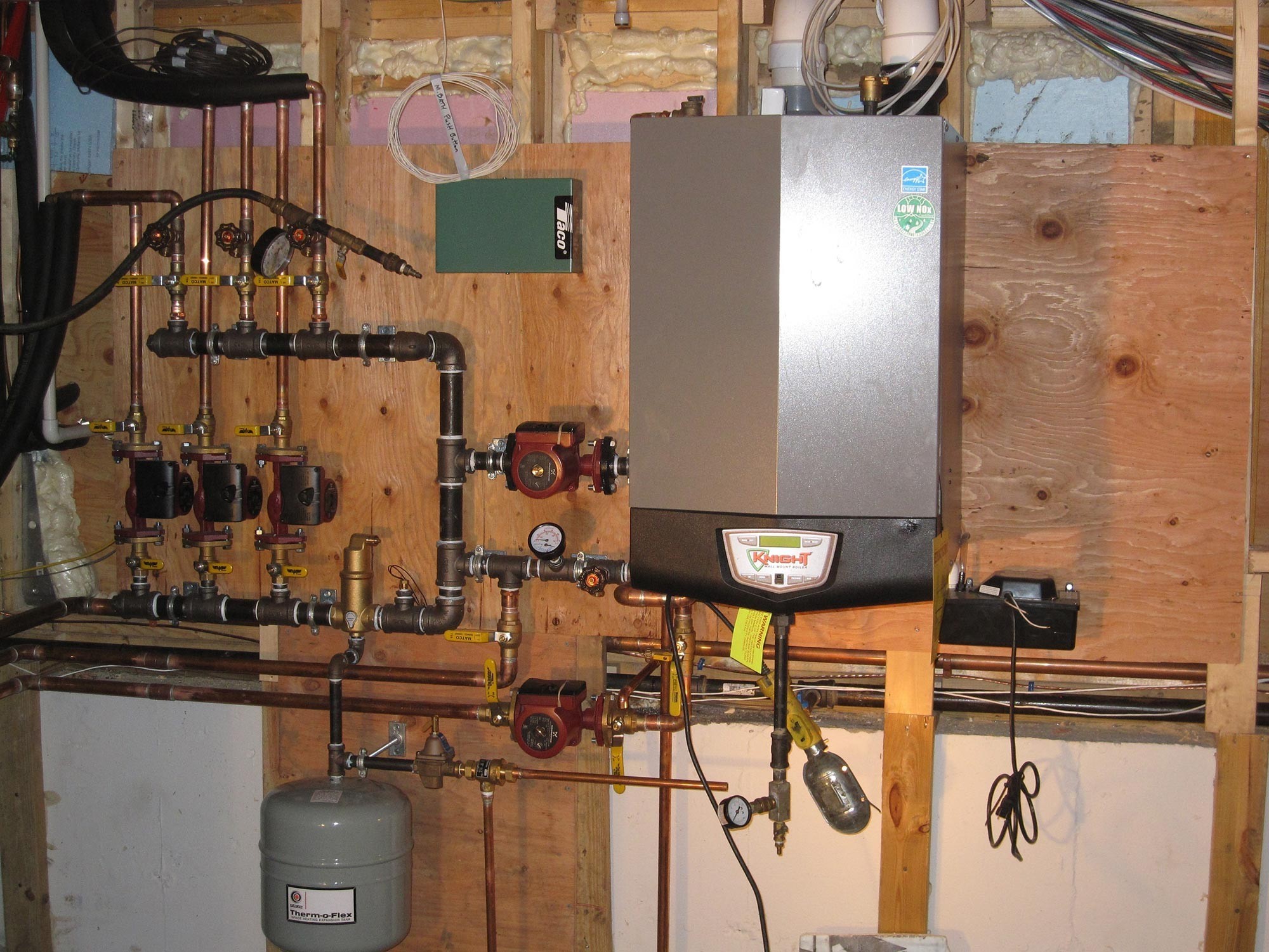 Wall Mounted High Eff FHW Gas Boiler with Indirect HW Tank
