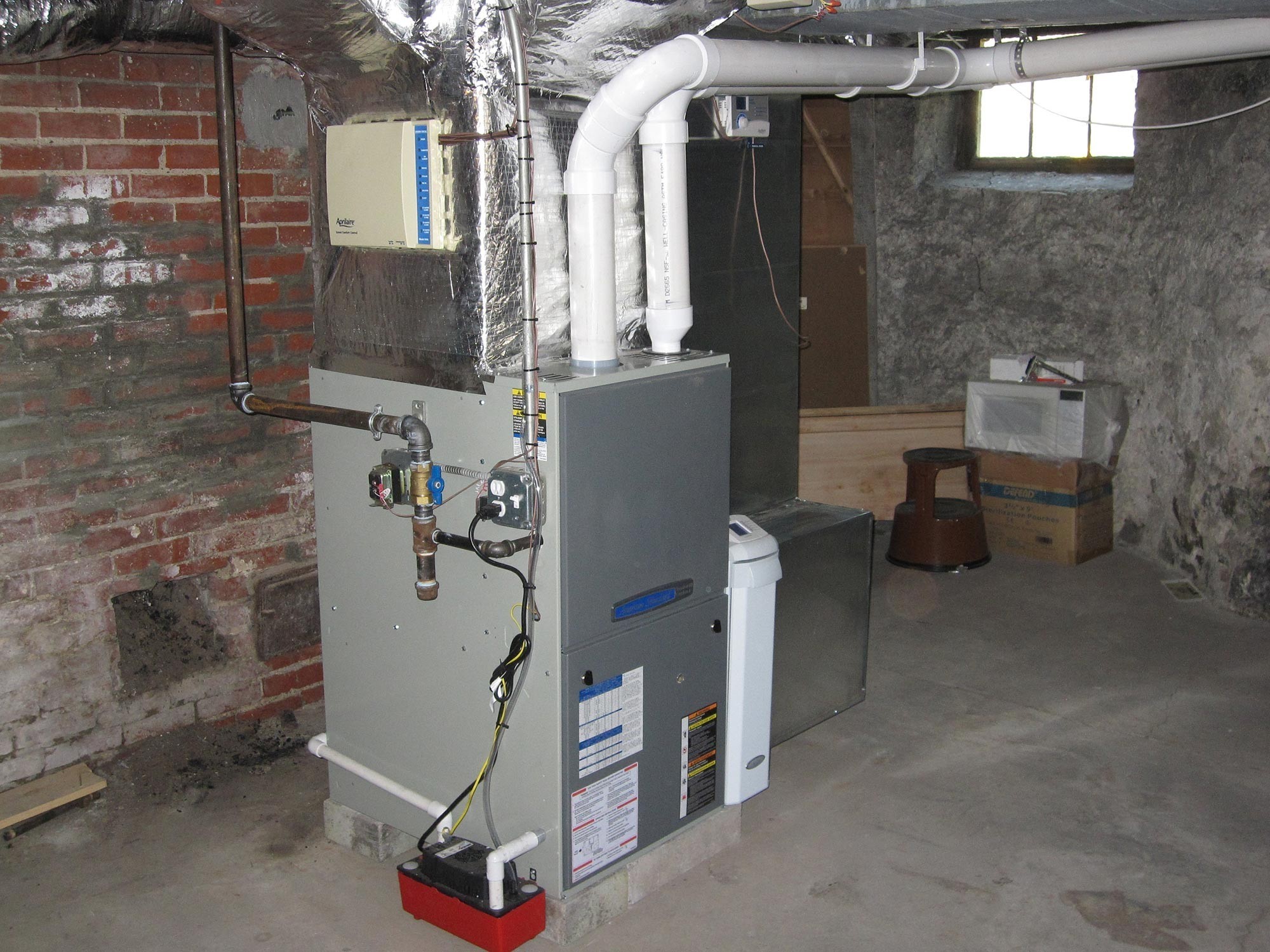 Gas Furnace with Air Cleaner and Humidifer